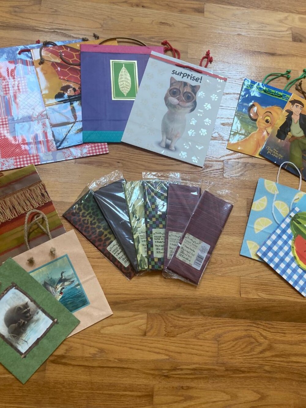 Bundle of 12 Gift Bags & 6 Packs of Tissue Paper